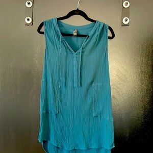 Hardly worn Prana tunic.  In great new condition.